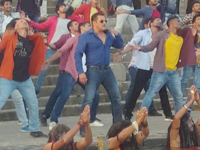 दबंग-3, शूटिंग के दौरान हिंदू भावनाओं को ठेस पहुंचाने का आरोप
