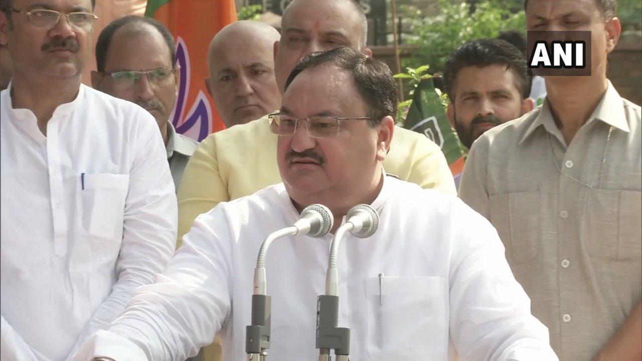 Video : जेपी नड्डा के काफिले पर TMC समर्थकों ने पथराव किया