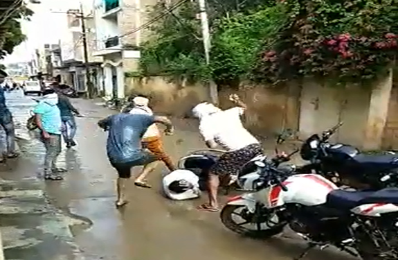 भिंड लहार के पत्रकार पर जानलेवा हमला, देखे Live Video