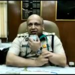 इंदौर के I.G. विवेक शर्मा ने गीत गा कर पुलिस कर्मियों का हौंसला बढ़ाया